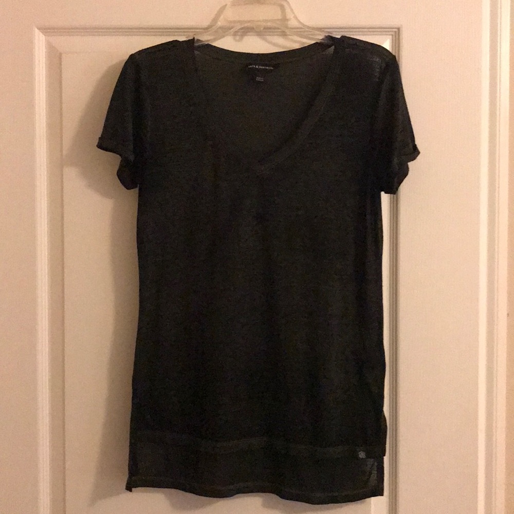 Women’s Rock & Republic shirt sleeve tshirt